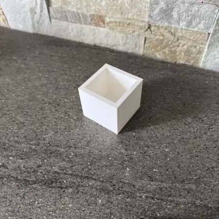 Boite carrée en plastique sur mesure 3d
