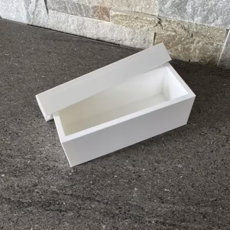 Boite rectangulaire en plastique avec couvercle