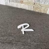 Lettre 3D en plastique sur mesure personnalisée