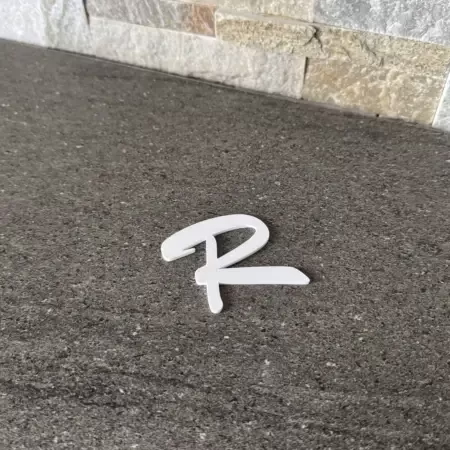 Lettre 3D en plastique sur mesure personnalisée