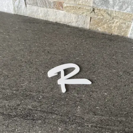 Lettre 3D en plastique sur mesure personnalisée