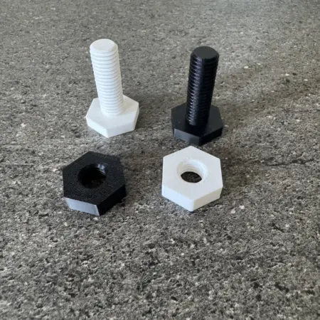 Lot de 5 vis et ecrou en plastique pour réparation