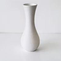 Vase gris en impression 3d texturé et marbré