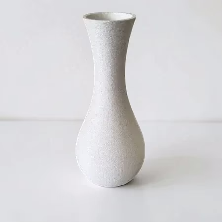 Vase gris en impression 3d texturé et marbré